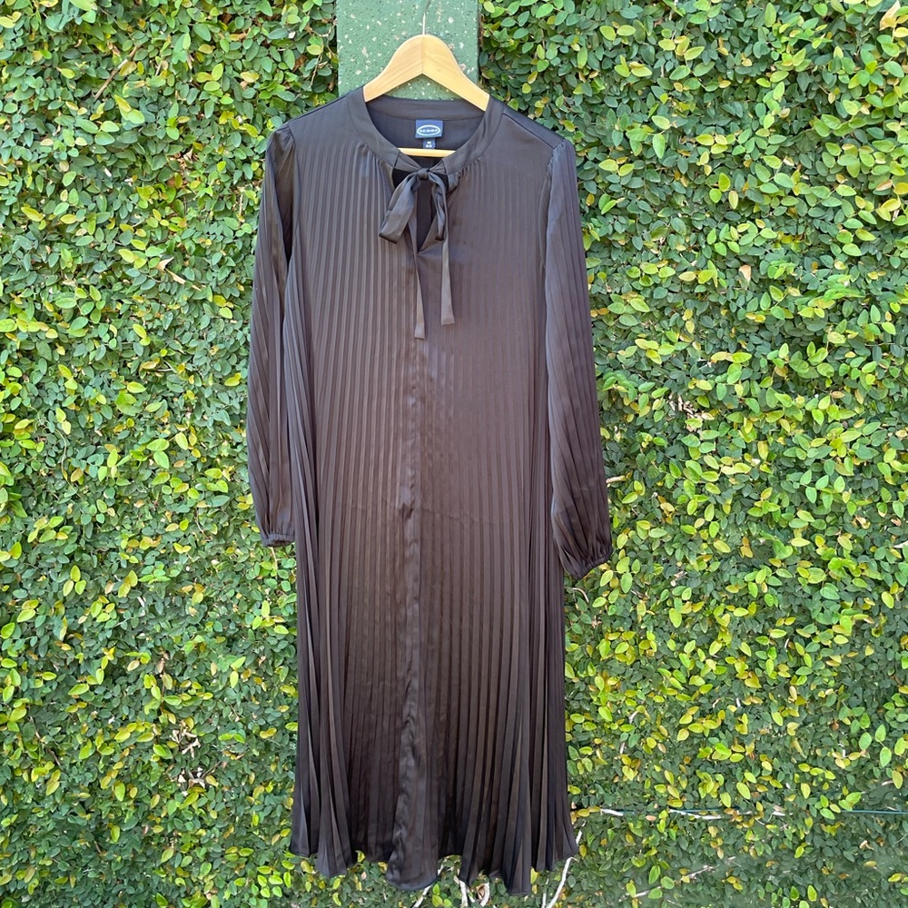 Scoop | Black Pleated Dress |  Size 0-2
